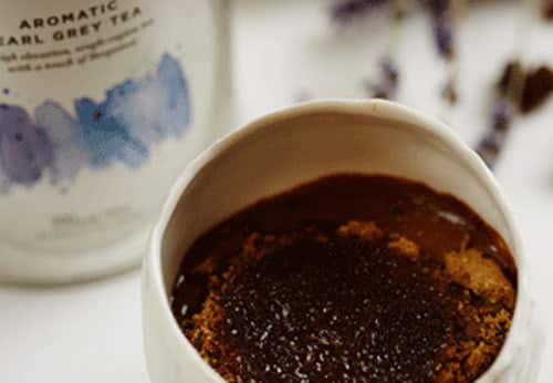 Glazing chocolate mousse